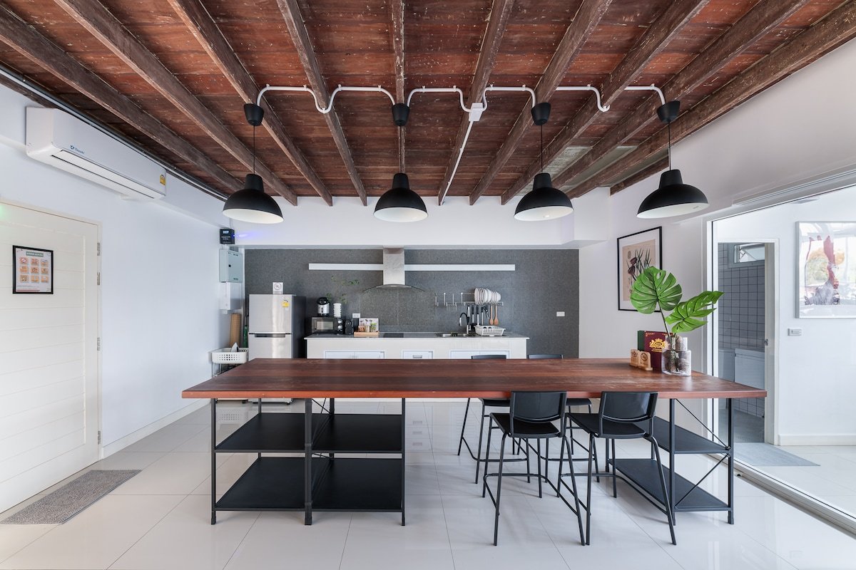 Romantic Villa by canal near BTS Onnut BKK. gallery image 5