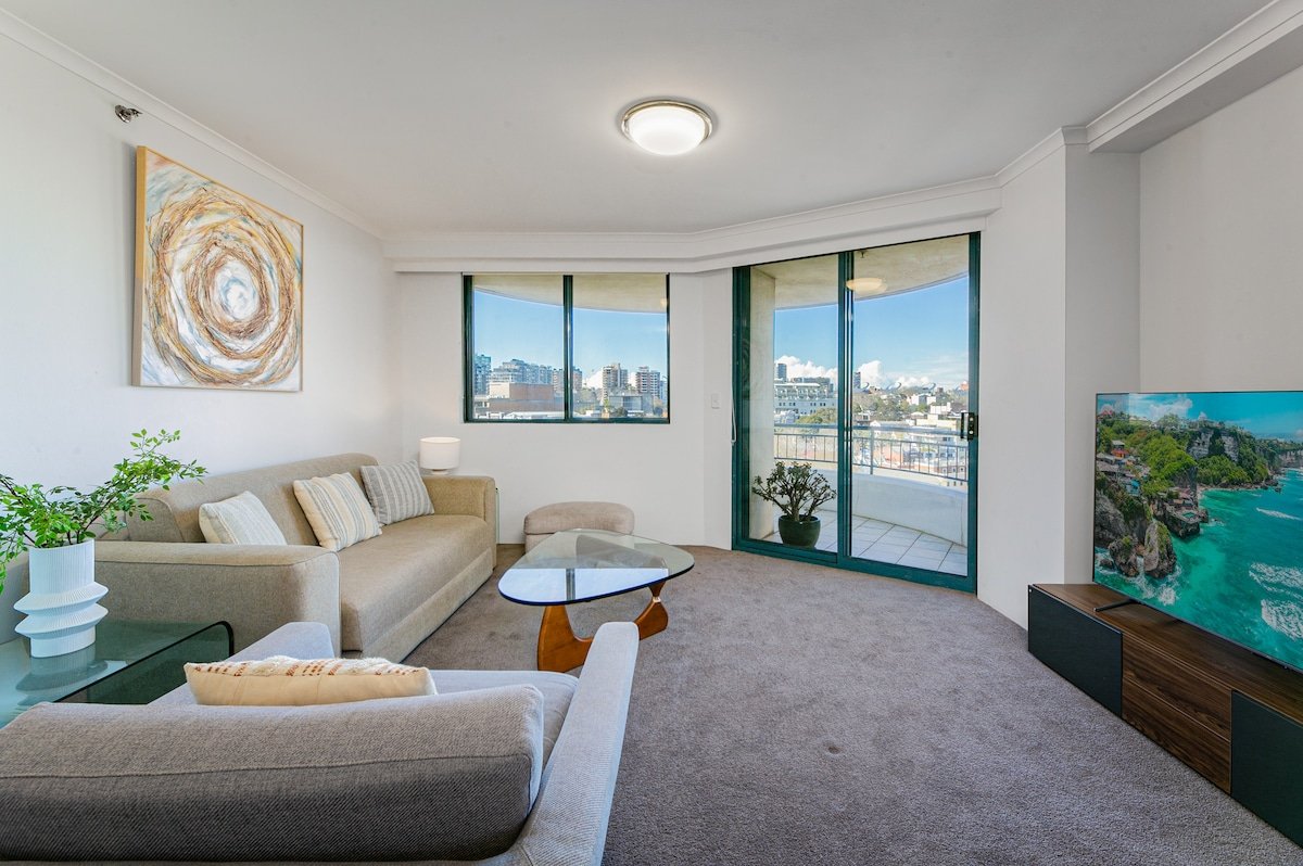 The Elegance, CBD | Parking | Desk | Gym | Pool gallery image 3