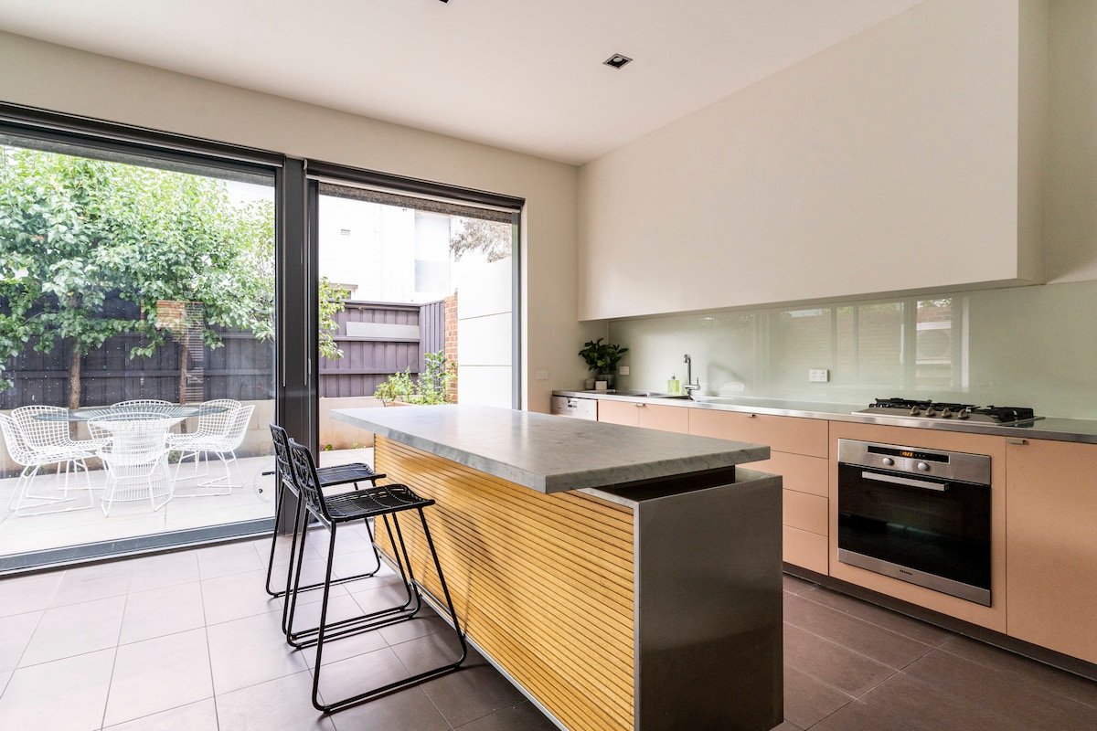 A perfect spacious family home in Armadale gallery image 4