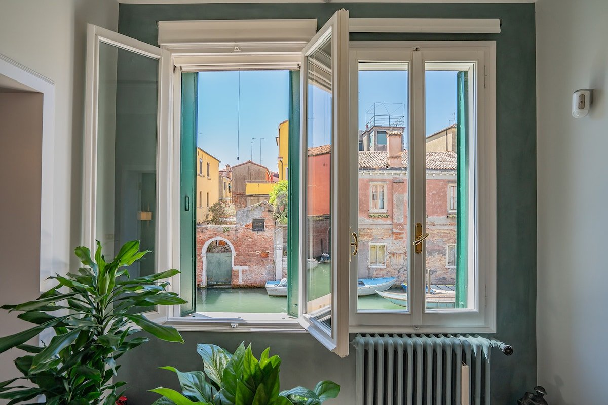 Casa della Sensa 1 Garden & Canal View gallery image 2