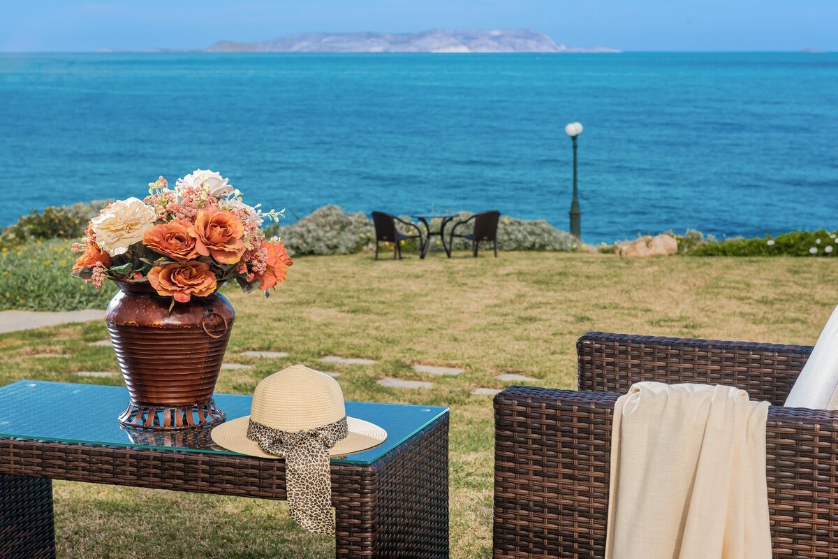 Aphrodite beachfront villa – on the Waves gallery image 4