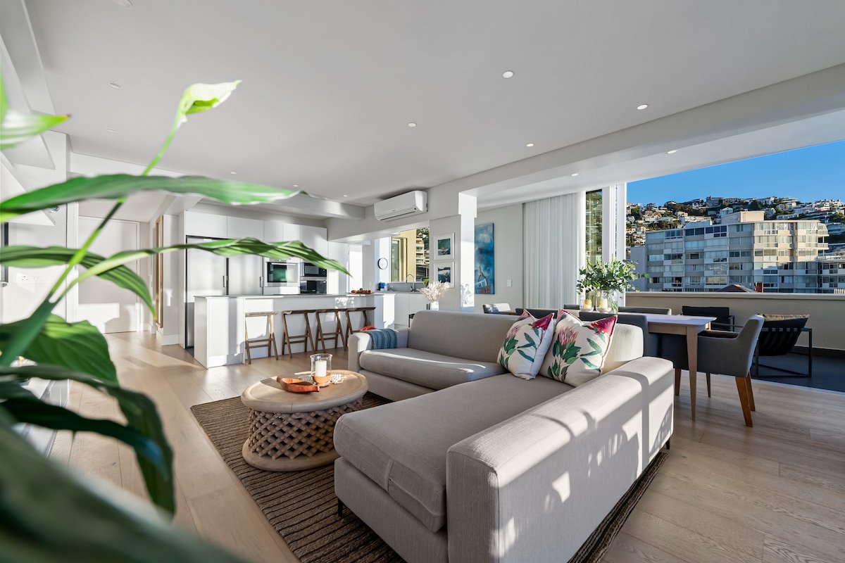 Stay in Spectacular Bantry Bay! gallery image 4