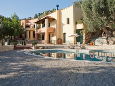 Traditional Houses 4km from the Sea for 23 persons