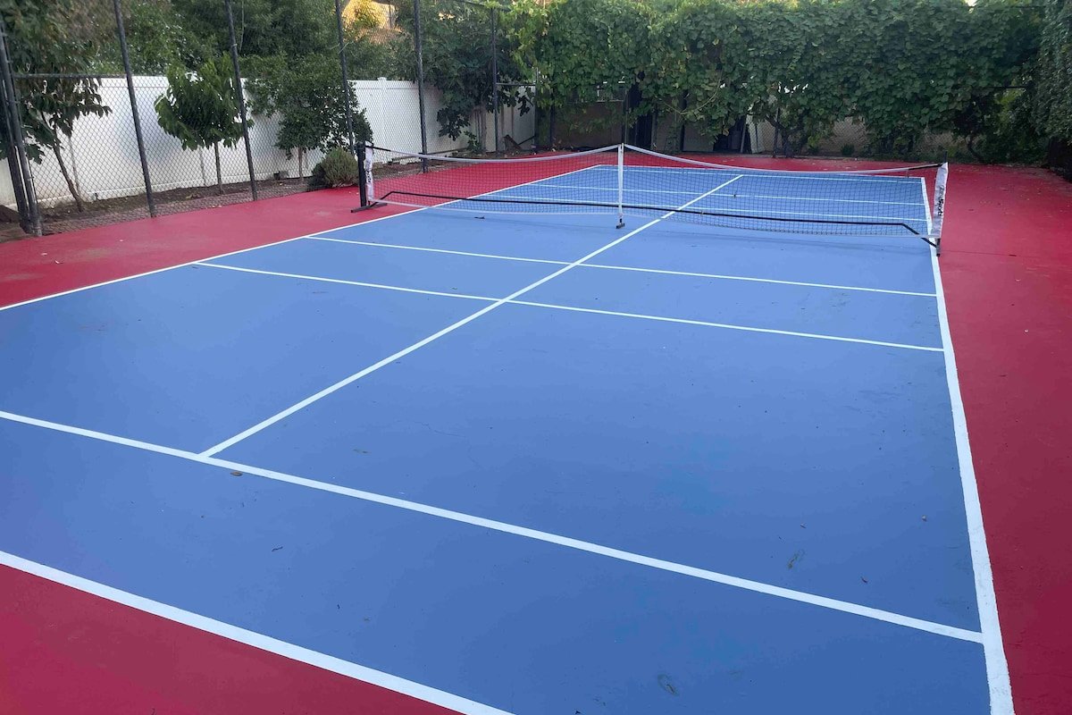 California Dream House w pool & tennis court gallery image 3