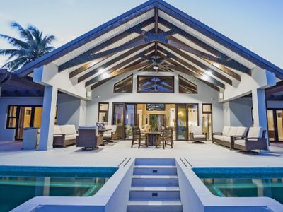 Casa de Wilson – 5 Bedroom Beachfront Villa