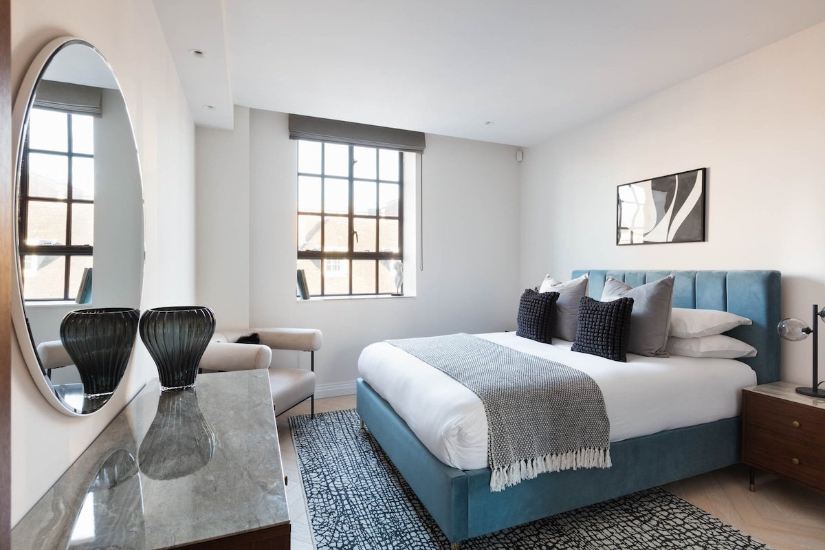 Parliament Square Apartments – Luxury 3-Bed 3 Bath gallery image 3