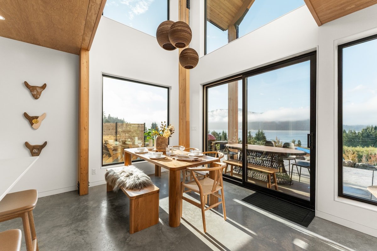 Hot Tub & Amazing Ocean View |The Simple Peak *New gallery image 2