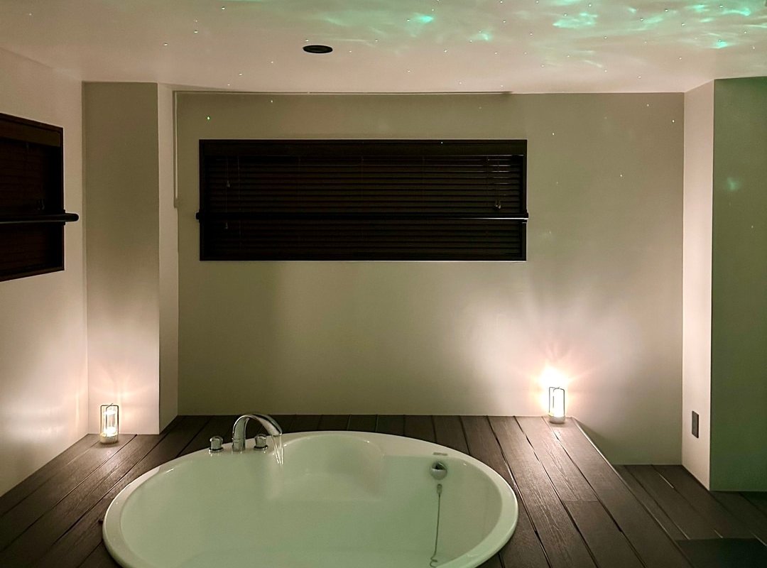 Elegant Tokyo Retreat: Jacuzzi, Cinema & Skytree gallery image 4