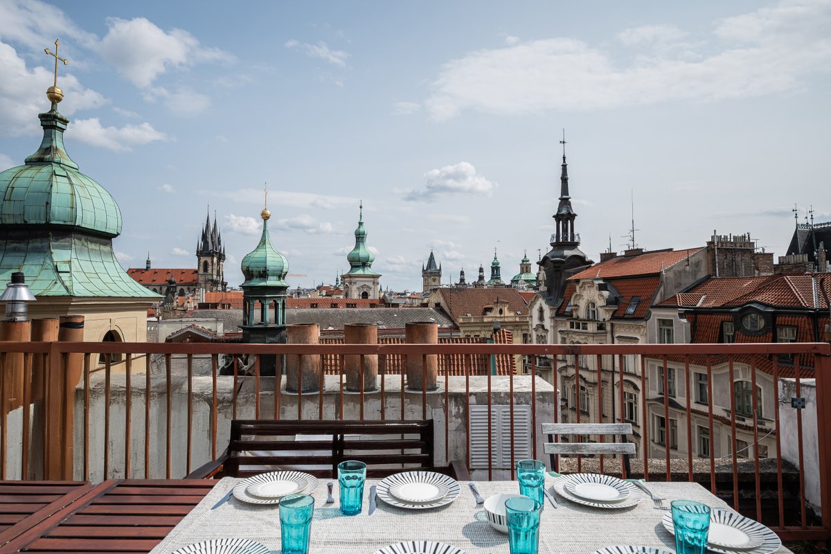 Penthouse with Terrace, A/C & Space for 13 Guests