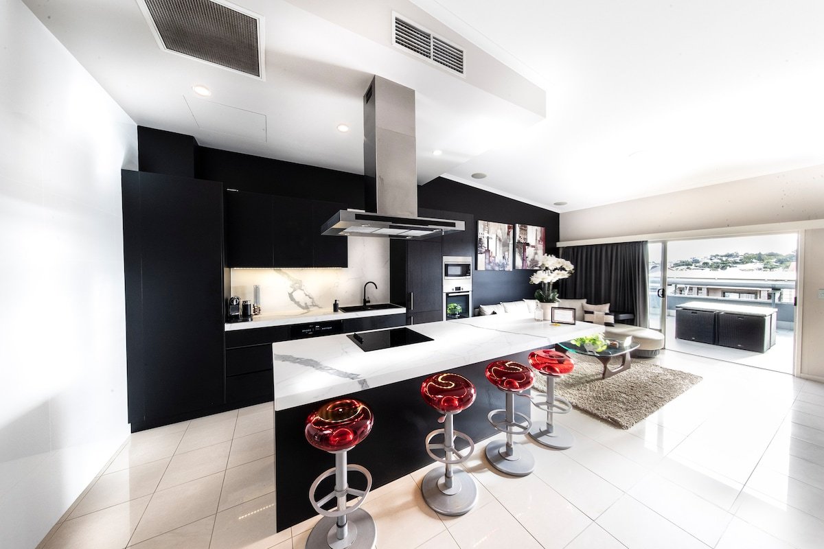 LUXE 2 Brunswick St Terrace Apartment Pet Friendly gallery image 4