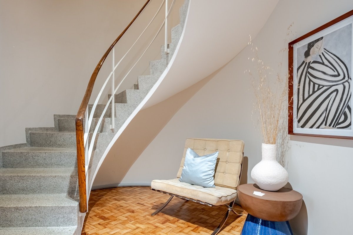 UNIQUE DUPLEX PENTHOUSE & FREE PARKING gallery image 5