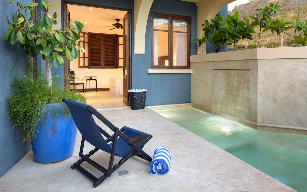 Near Beach, Pool & Beach Club Access – Casa Indigo