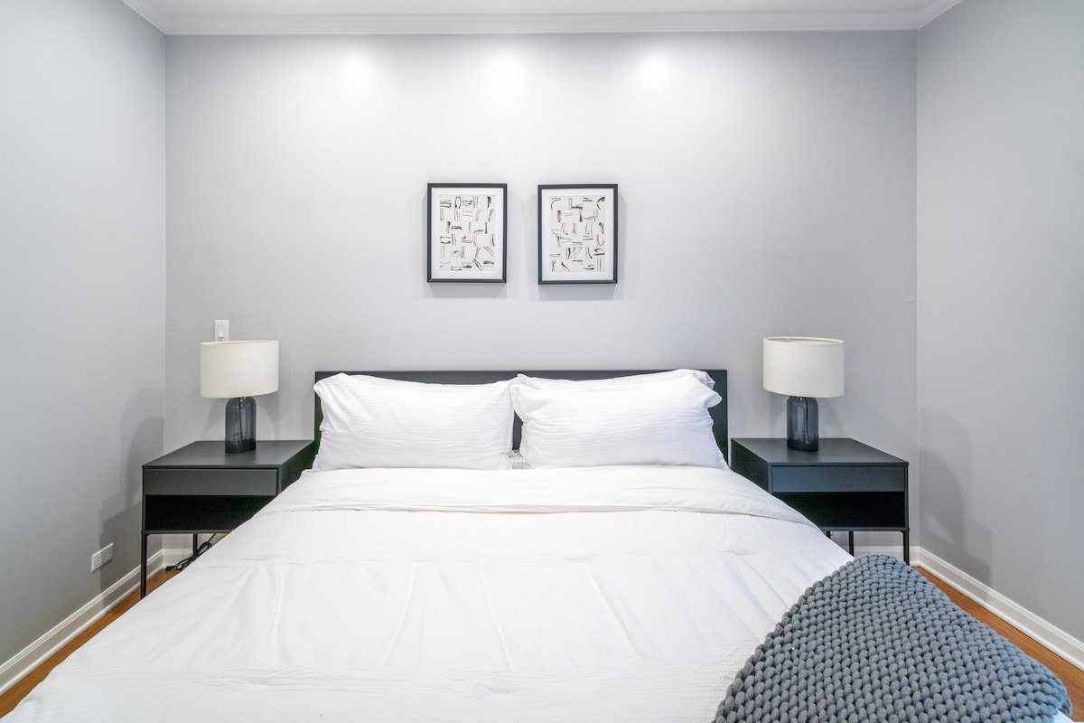 Gold Coast Home|Rooftop |PoolTable |Parking |Views gallery image 5