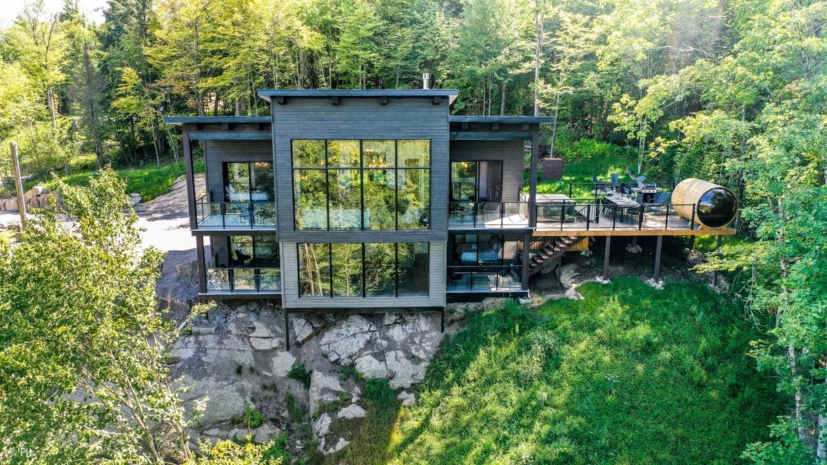 Luxurious Modern Mansion – Private Jacuzzi & Sauna