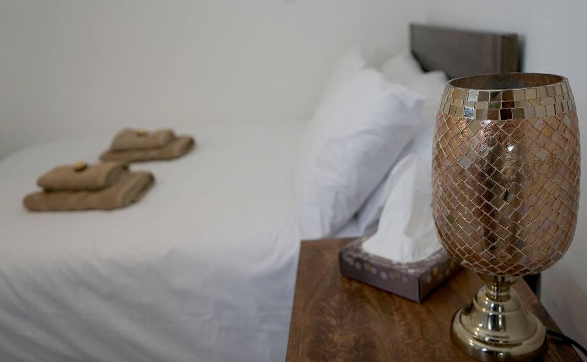 Luxury London House sleeps 13, 2 mins to Metro gallery image 4