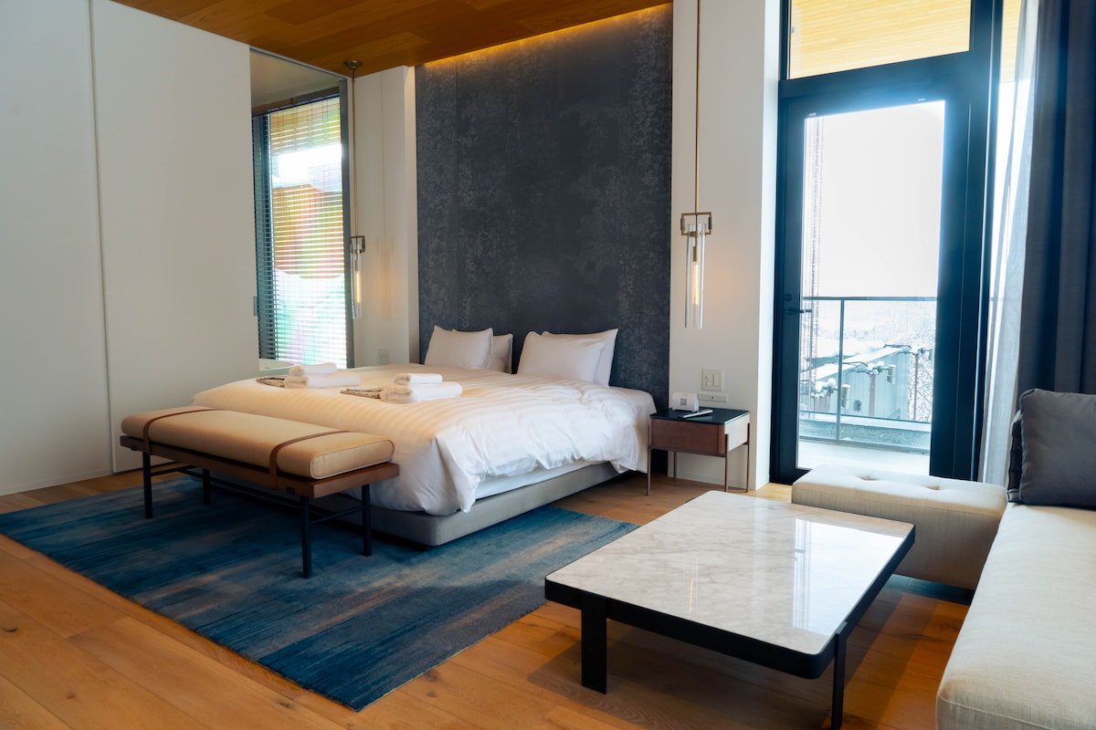 Intuition | 5BR Penthouse Near Ski Lift in Niseko gallery image 3