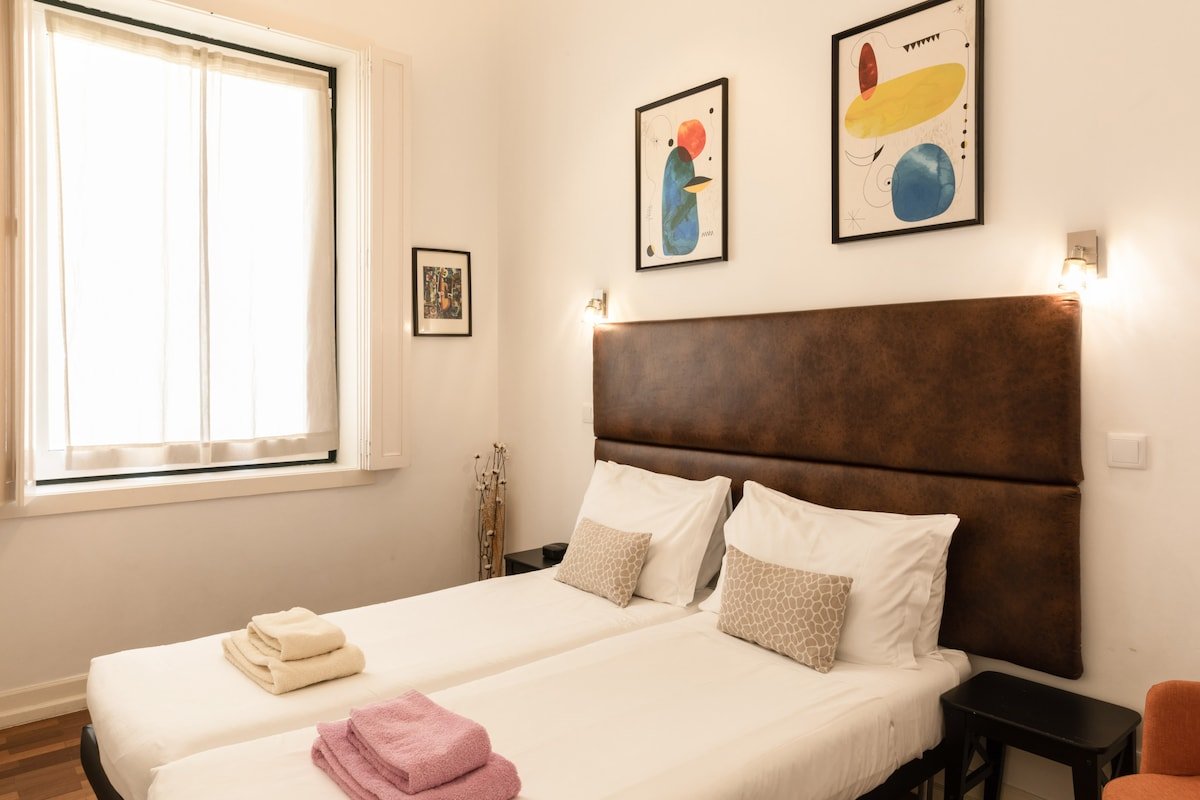 Lv Premier Chiado CH8- comfortable, ac, elevator gallery image 5