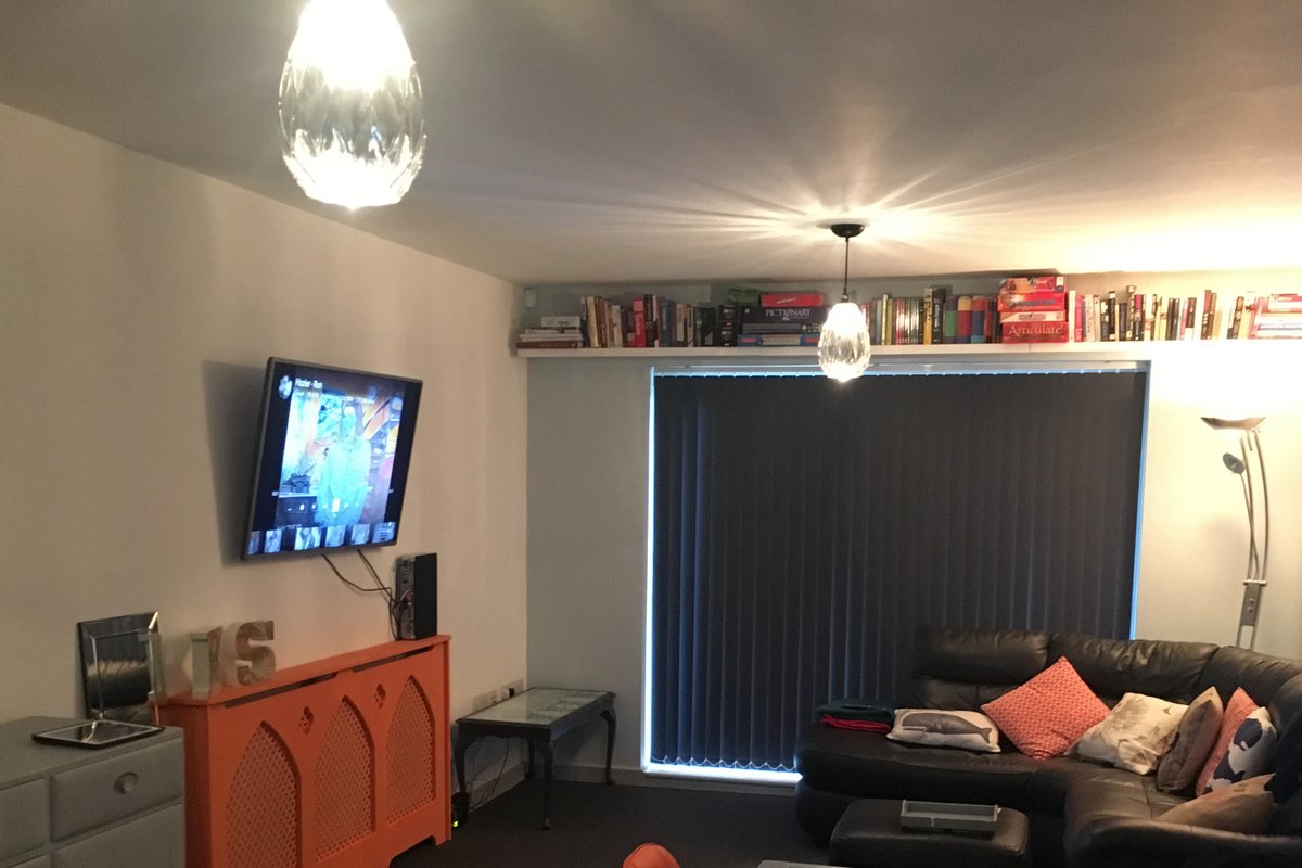2 Bed 2 Bath, Canal Side Apartment Manchester
