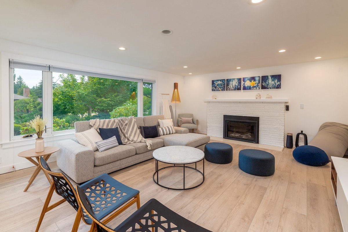 View Ridge resort-like modern urban haven+EV gallery image 3