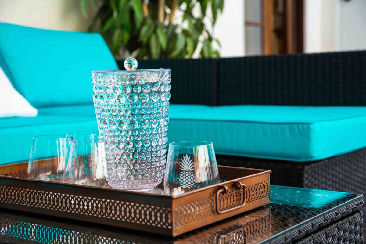 LUXURY 4 BDR HIGH-TECH HOUSE IN PERFECT LOCATION