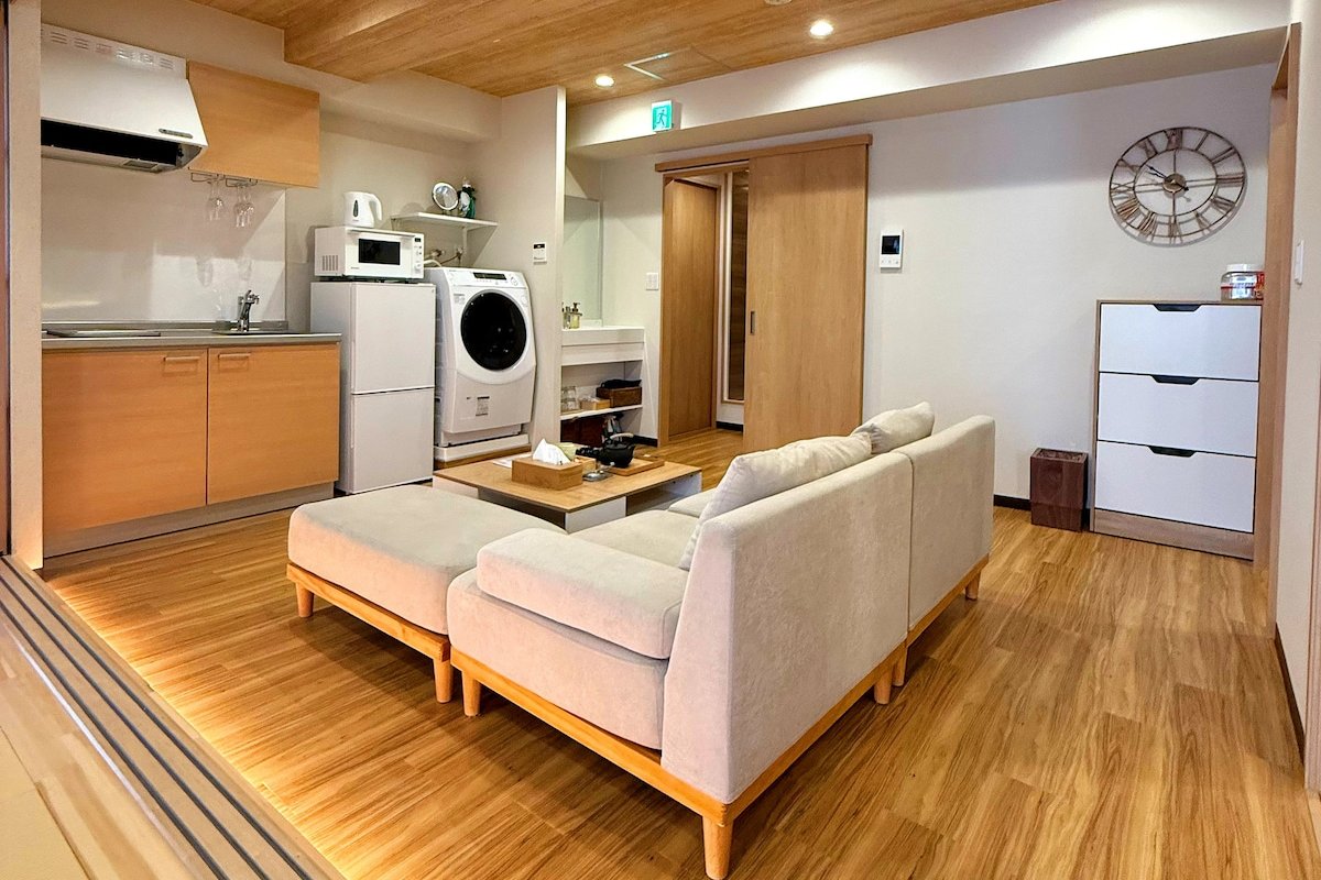 東京楽遊上野民宿/地铁站步行3分钟/上野商圈步行5分/3间卧室套房/浅草东京站银座新宿电车直达 gallery image 4