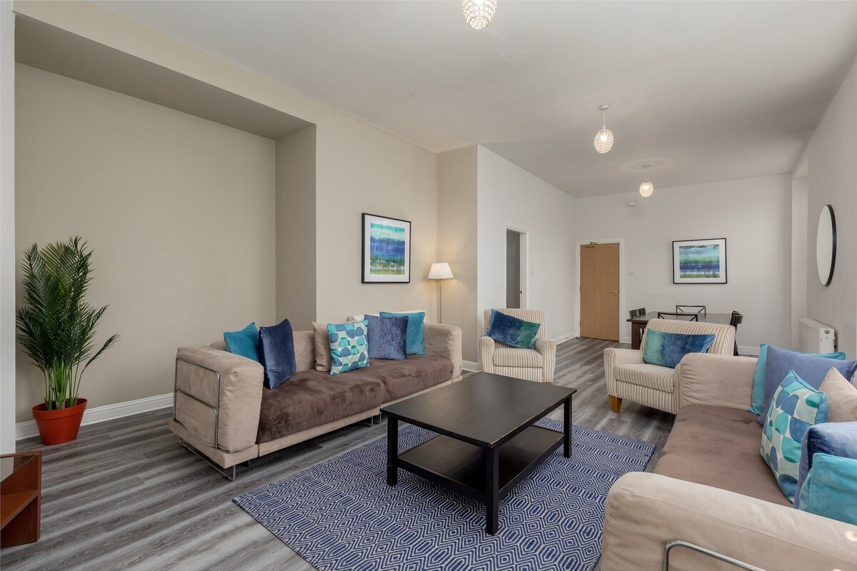 3 bed apartment ideal for Royal Mile & Old Town gallery image 5