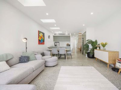 Peaceful Retreat with Backyard in Brunswick East