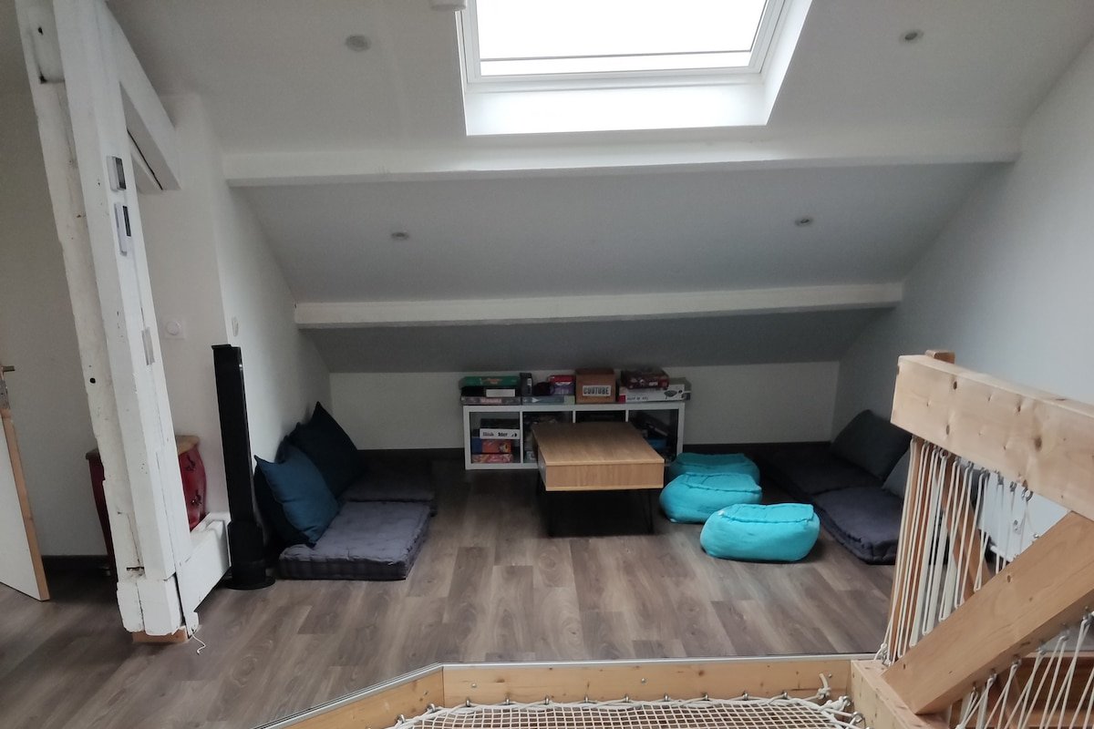 180 M2/4 lits/clim/tram/gare/parking option/filet gallery image 5