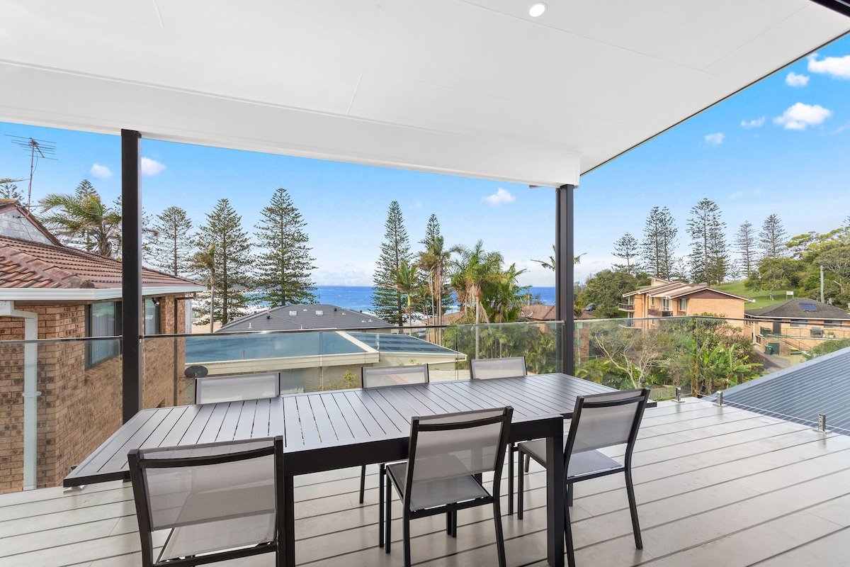 The Cove at Black Head – Steps from the Beach! gallery image 3