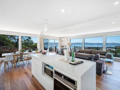 House on the Hill with a View – Sleeps 12, 3 Bath.