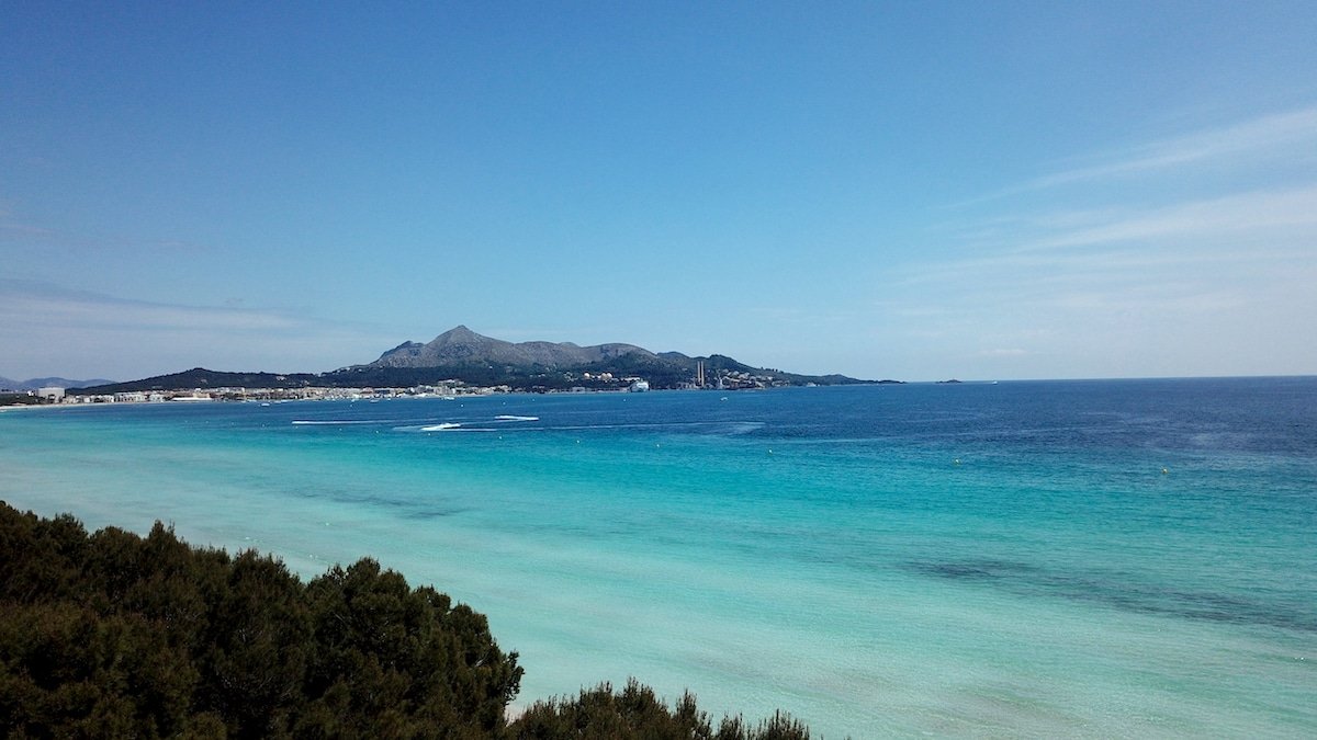 Maravillosa casa a pocos pasos de playa de muro gallery image 5