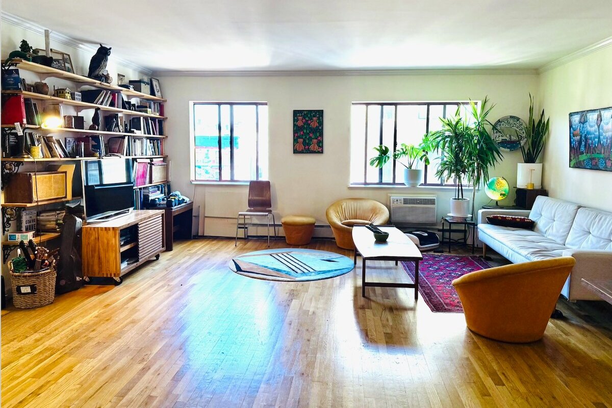 Artistic Penthouse with Deck + Piano gallery image 3