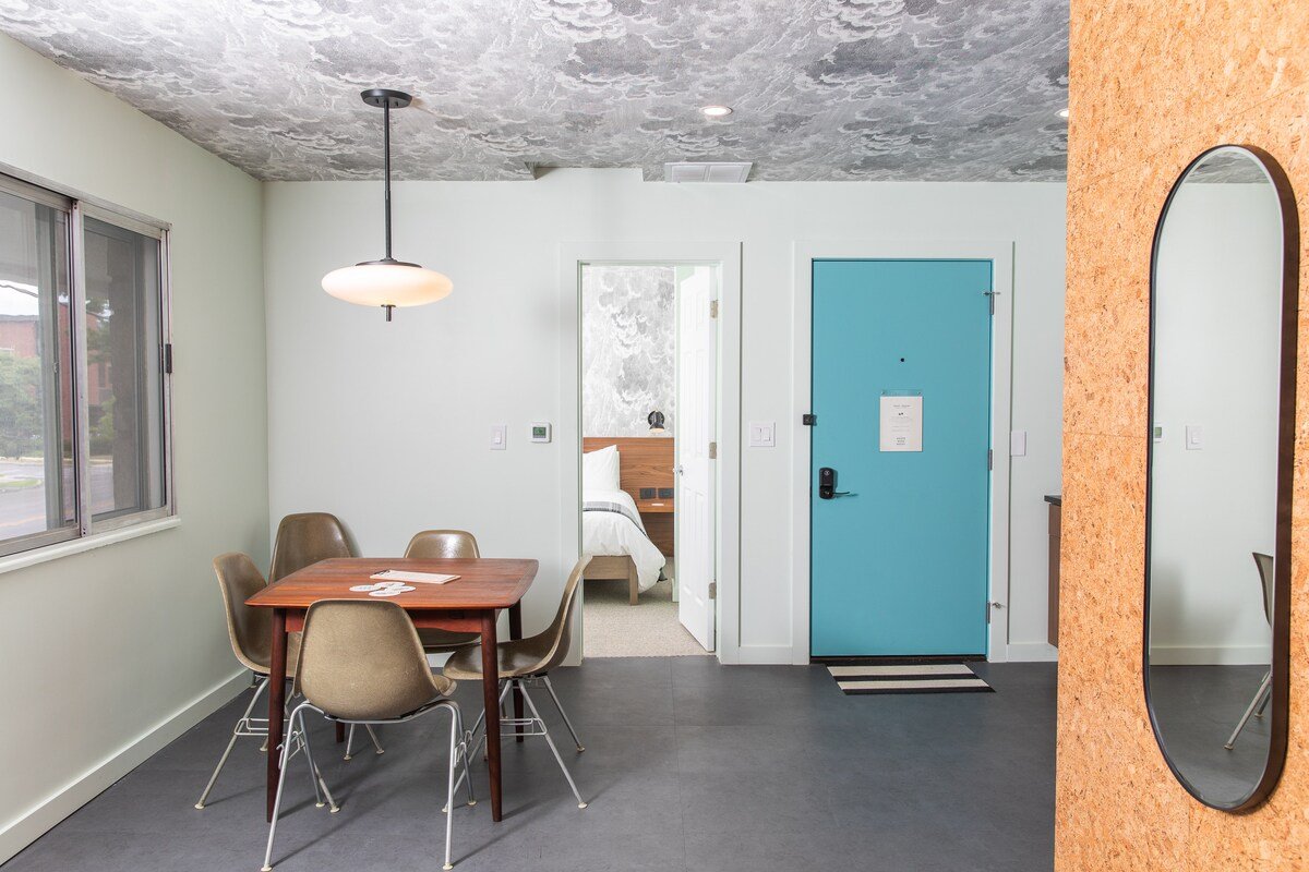 Mayor’s Suite @ South Wind Motel gallery image 4