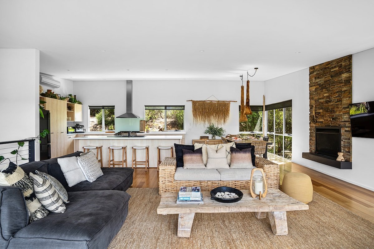 Spacious home, stroll to Yallingup Beach. gallery image 3