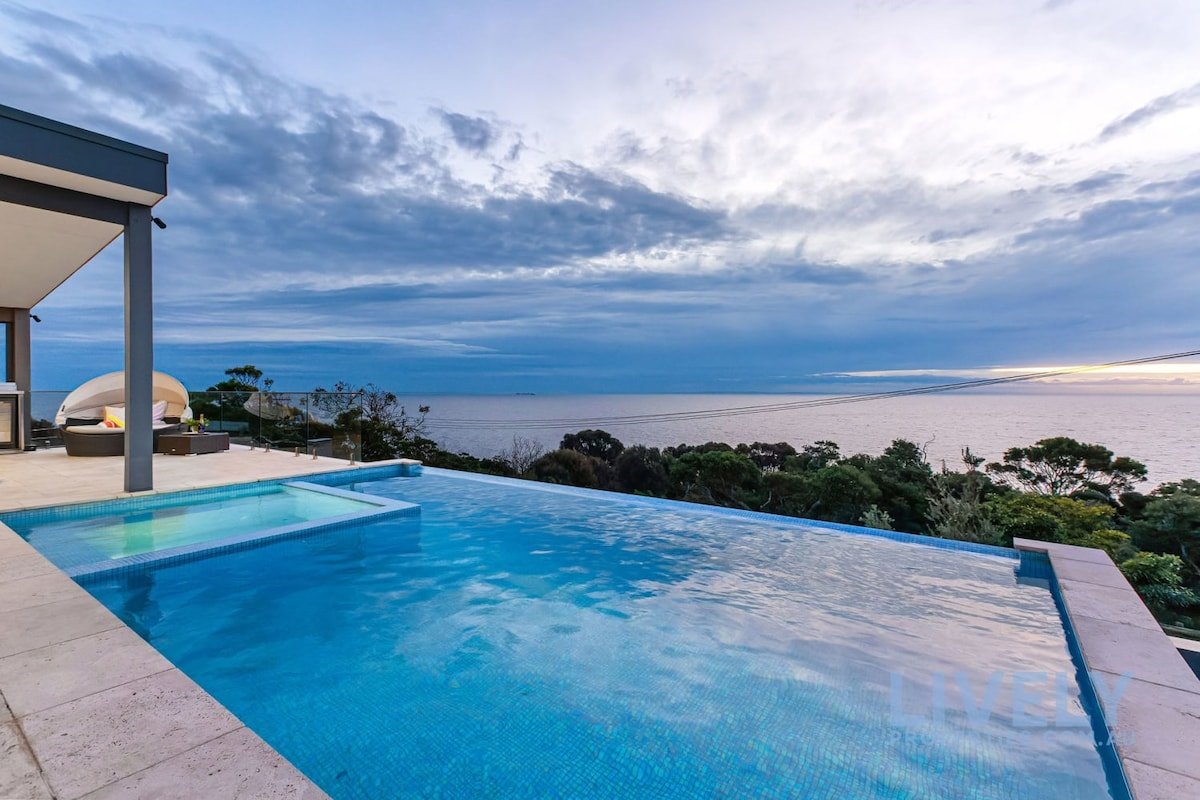 The Ocean’s Edge, Luxury Entertainer with Views gallery image 3