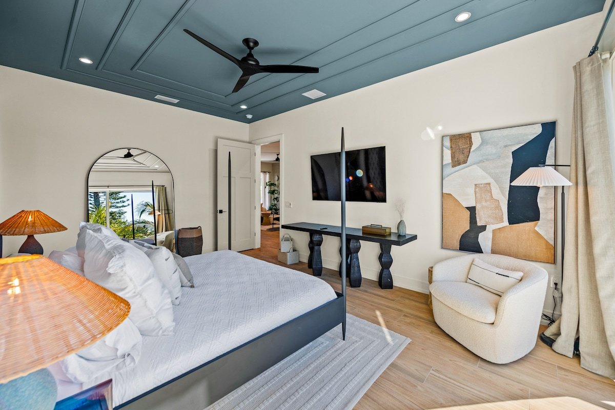 New Luxe Home with Rooftop Deck, Pool, Spa, Air gallery image 4