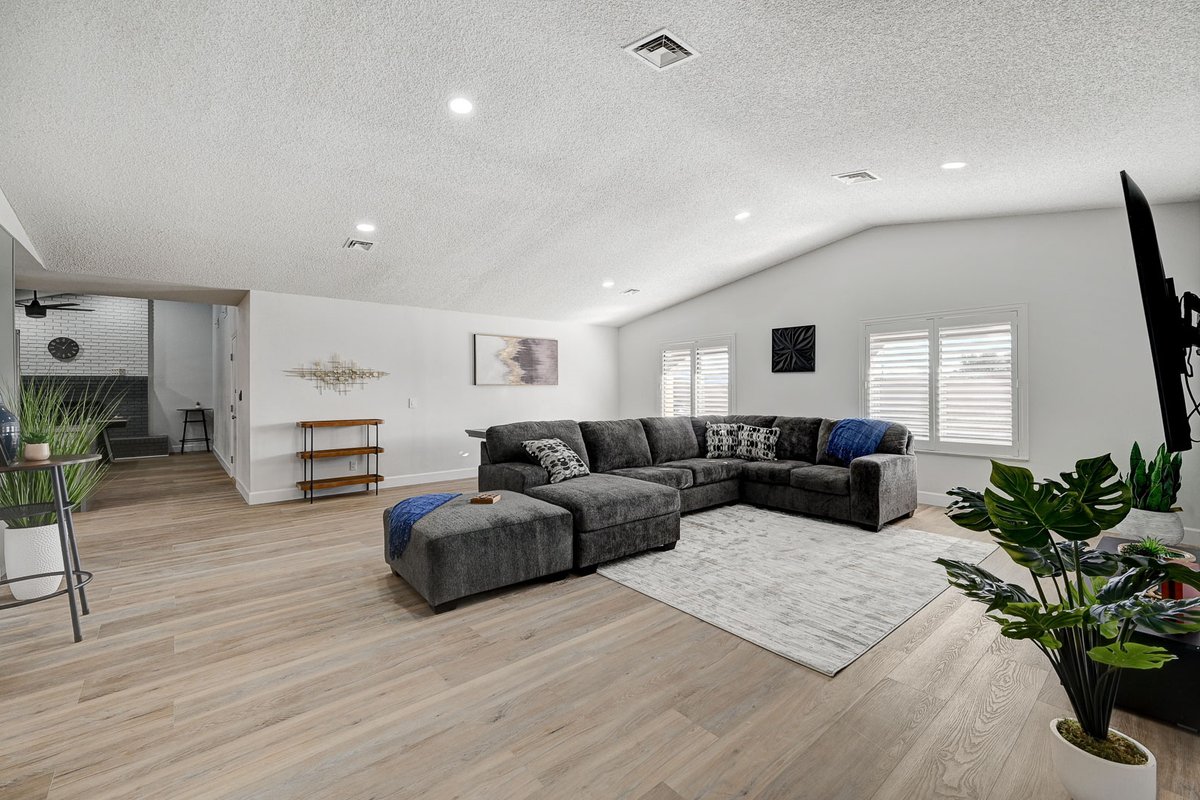 Spacious Oasis w/ Pickleball Mins to Strip/Stadium