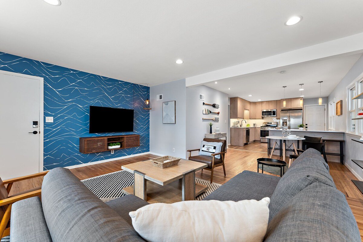 6BR Scandi Hōm|3min Walk To Lake|Free Parking gallery image 3