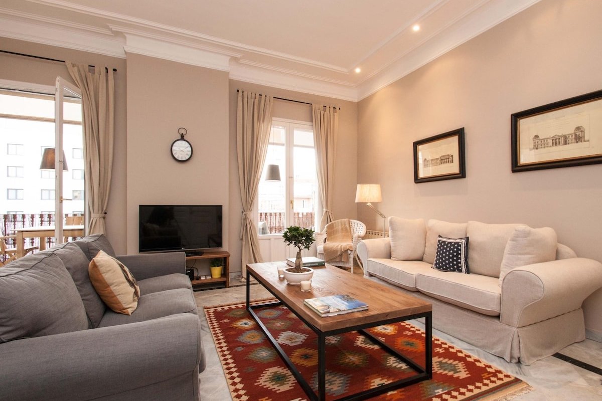 Superior 3 bedroom apartment with terrace gallery image 2