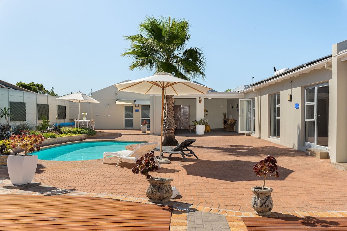 Full Power Backup 6-Bedroom House with Heated Pool gallery image 2