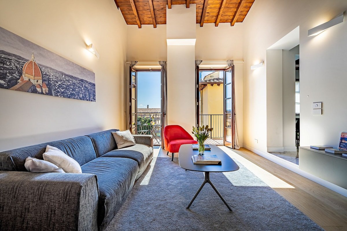 Duomo View Terrace • 2BR/2BA • Elevator • Central gallery image 5