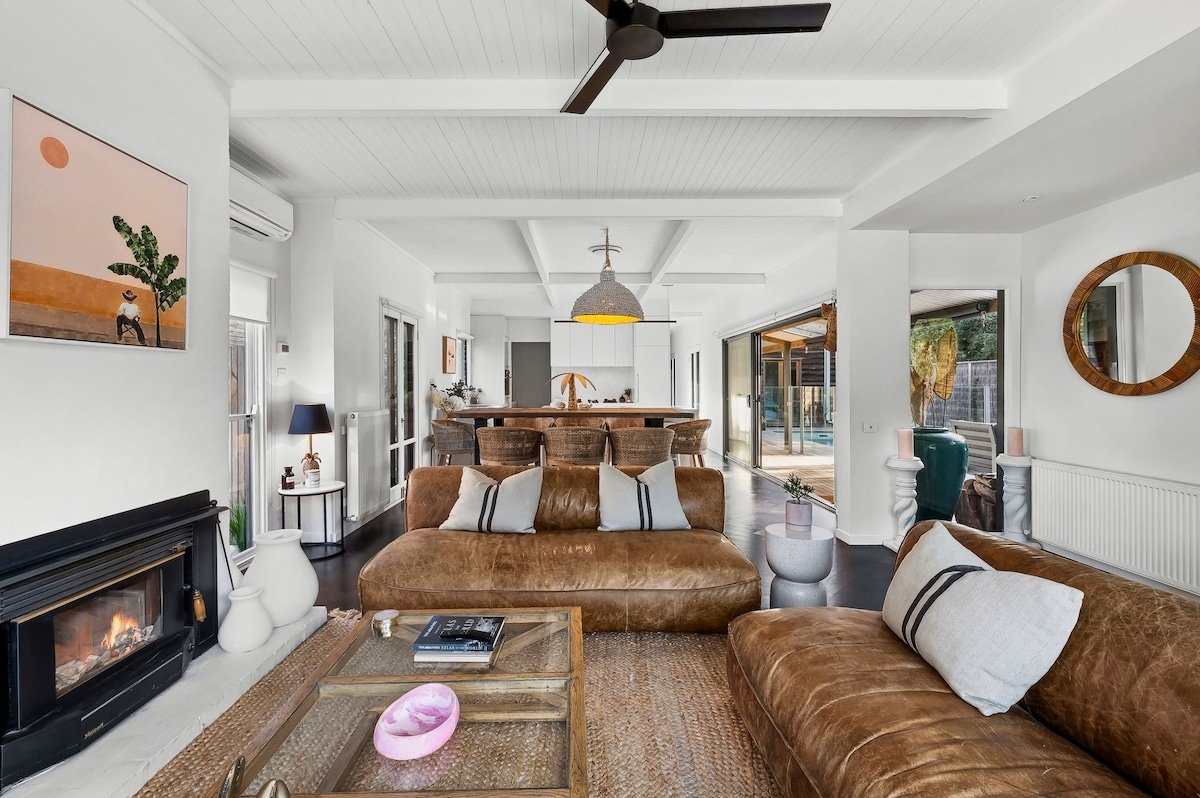 Riverside Oasis- with pool! gallery image 5