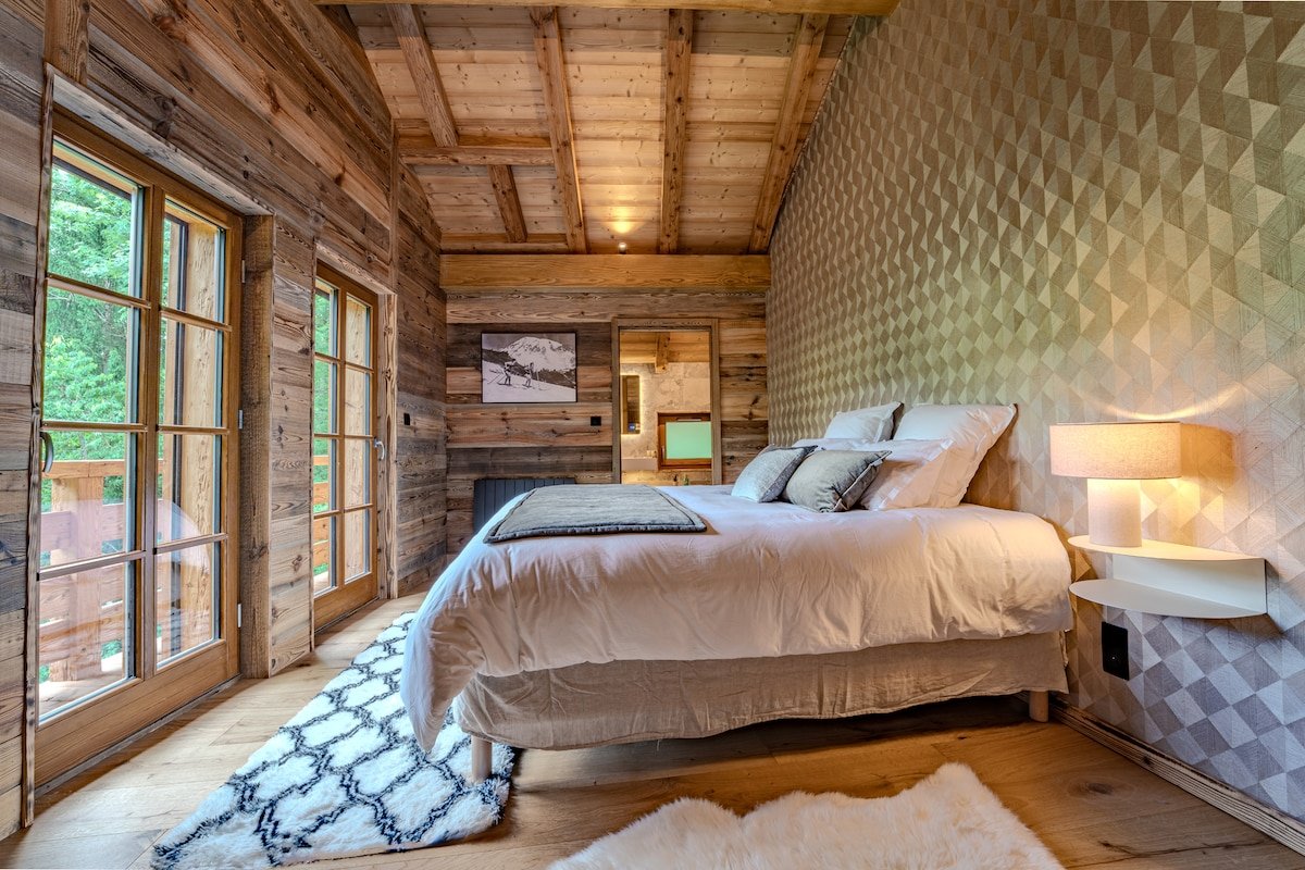 Luxury Chalet with Sauna & Jacuzzi in Megeve peace gallery image 3