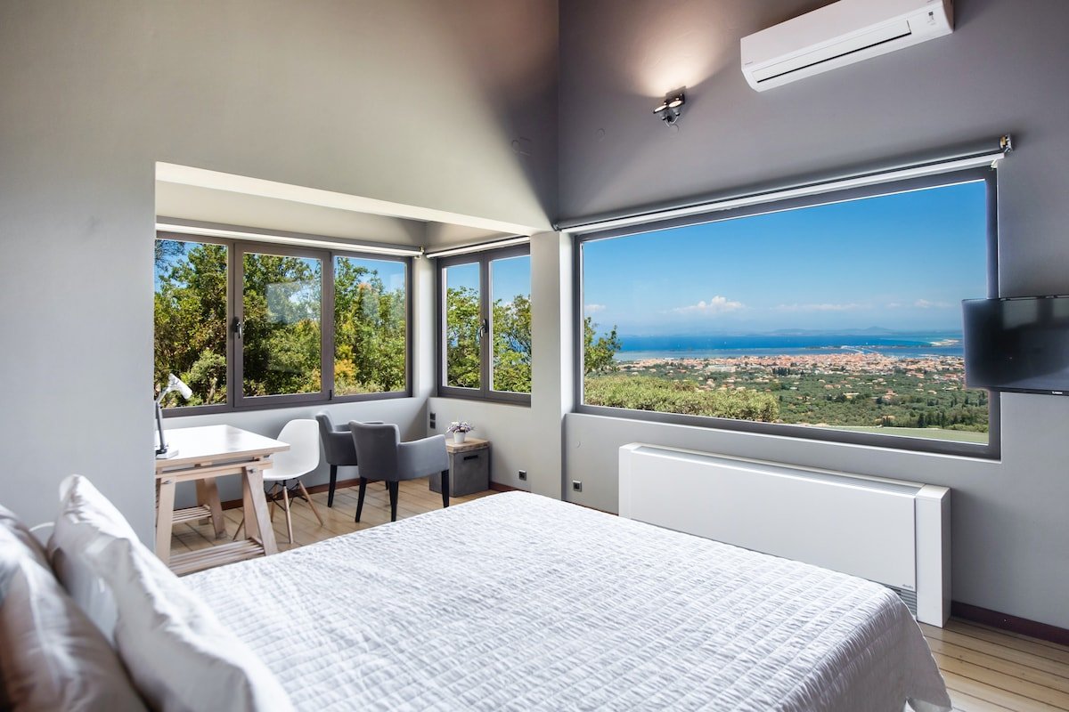 Apanemia Villa gallery image 2