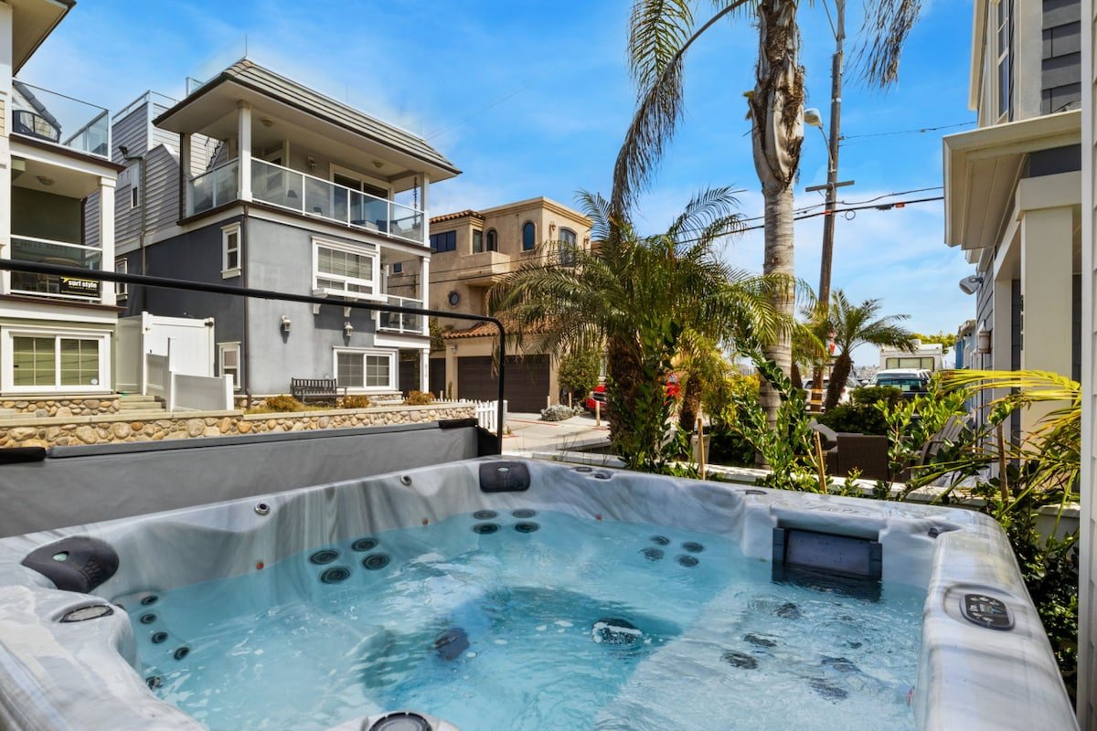 Tri-Level Beach Home w/ Ocean & Bay Views+Hot Tub! gallery image 3