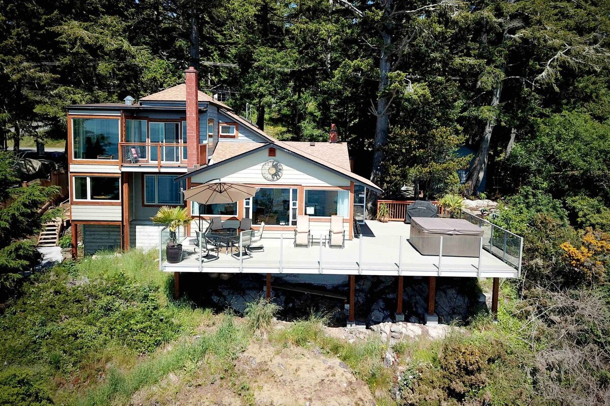 An oceanfront escape with a breathtaking view gallery image 4