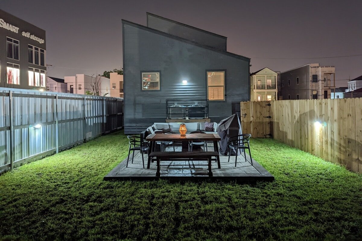 Dome Patrol- Walk 2 Stadiums 10 Beds Yard Parking gallery image 2