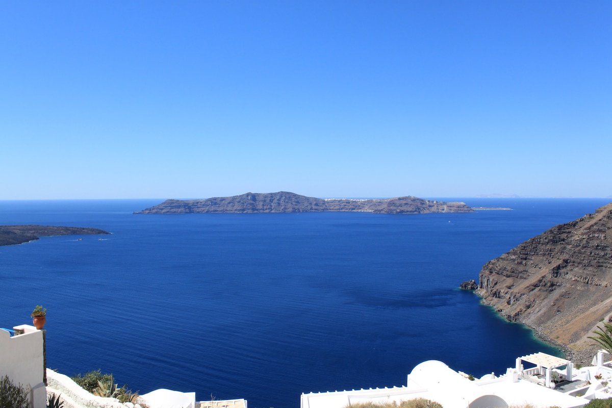 “Sensyo” entire cave home with unique sea views gallery image 3