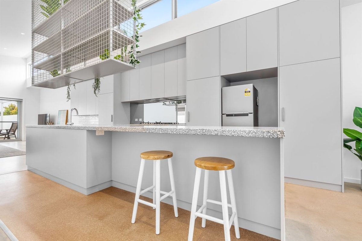 Alma on Barclay gallery image 2