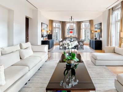 3 Bedroom Eiffel Apartment Eiffel Tower View